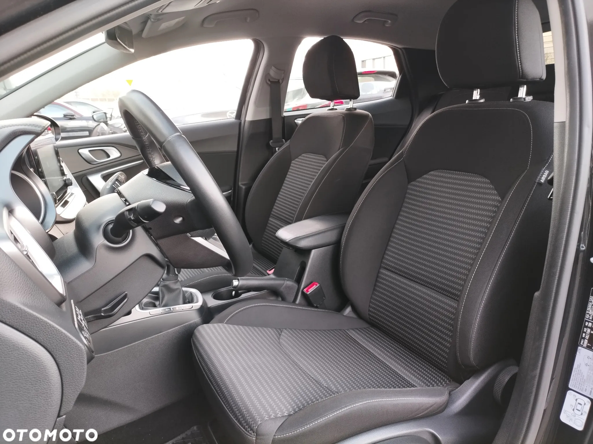 Kia XCeed 1.5 T-GDI M - 14