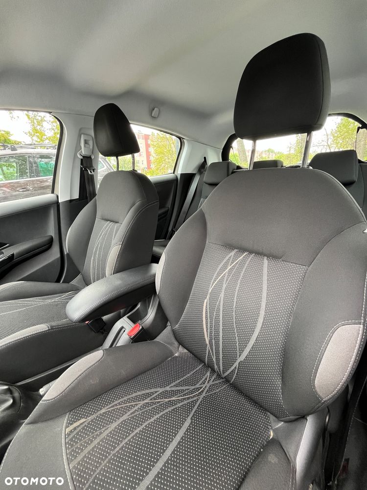 Peugeot 208 1.2 PureTech Active - 10