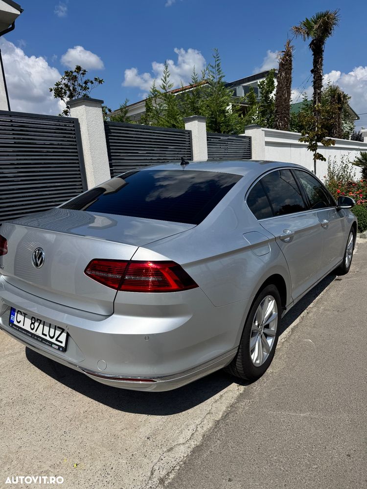 Volkswagen Passat 2.0 TDI DSG Highline - 18