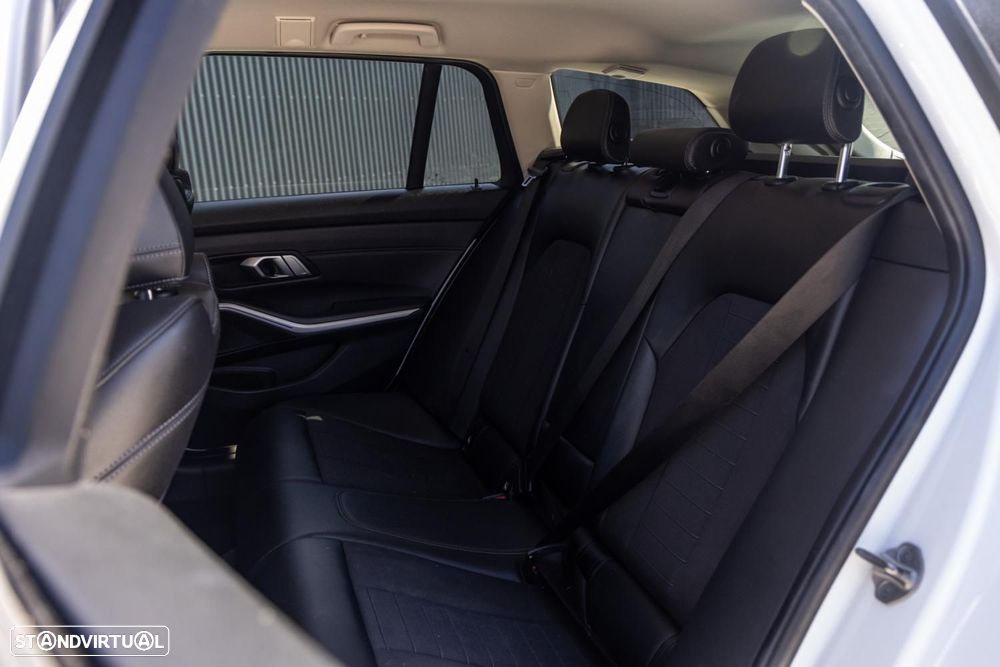 BMW 318 d Line Sport Auto - 40