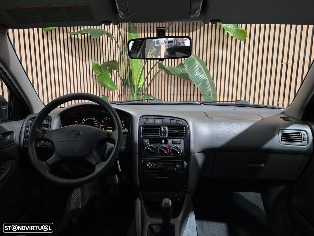 Toyota Avensis Liftback 1.6 Terra JE - 8