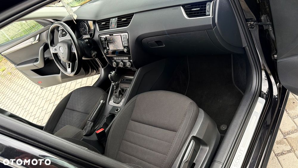 Skoda Octavia 2.0 TDI 4x4 DSG Scout - 40