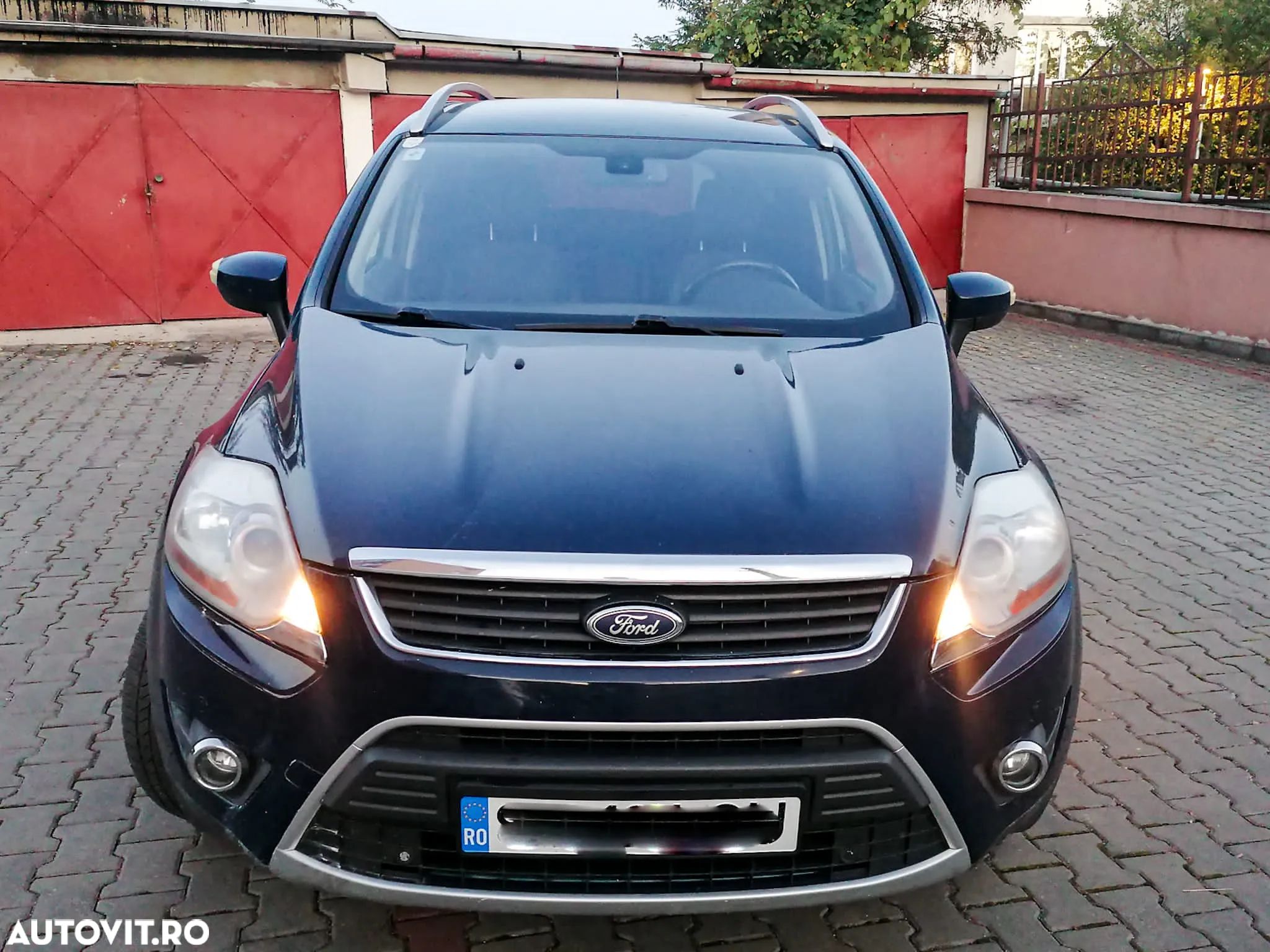 Ford Kuga - 1