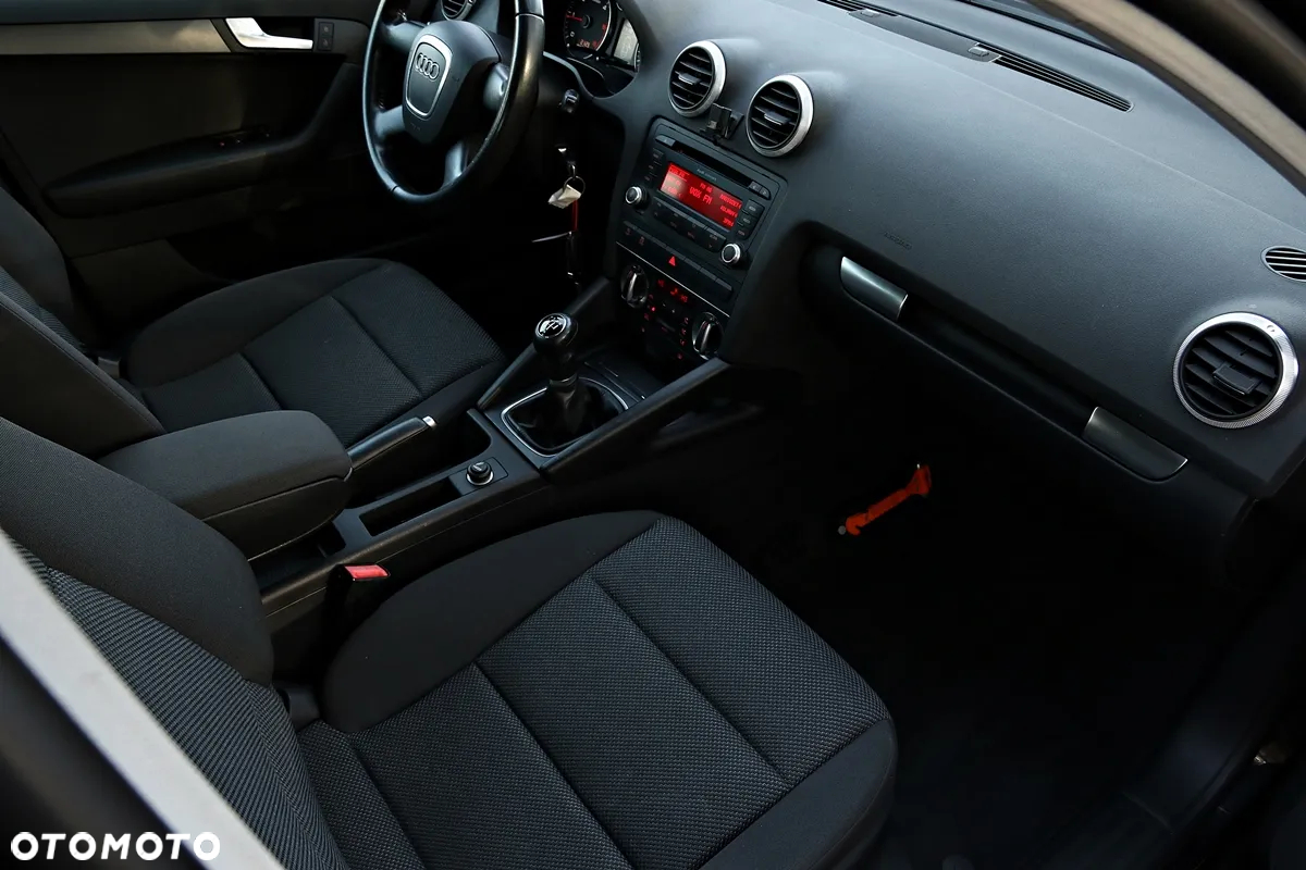 Audi A3 1.6 TDI Ambiente - 9