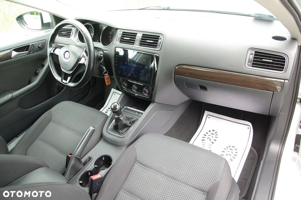 Volkswagen Jetta 2.0 TDI DPF BMT Trendline - 27