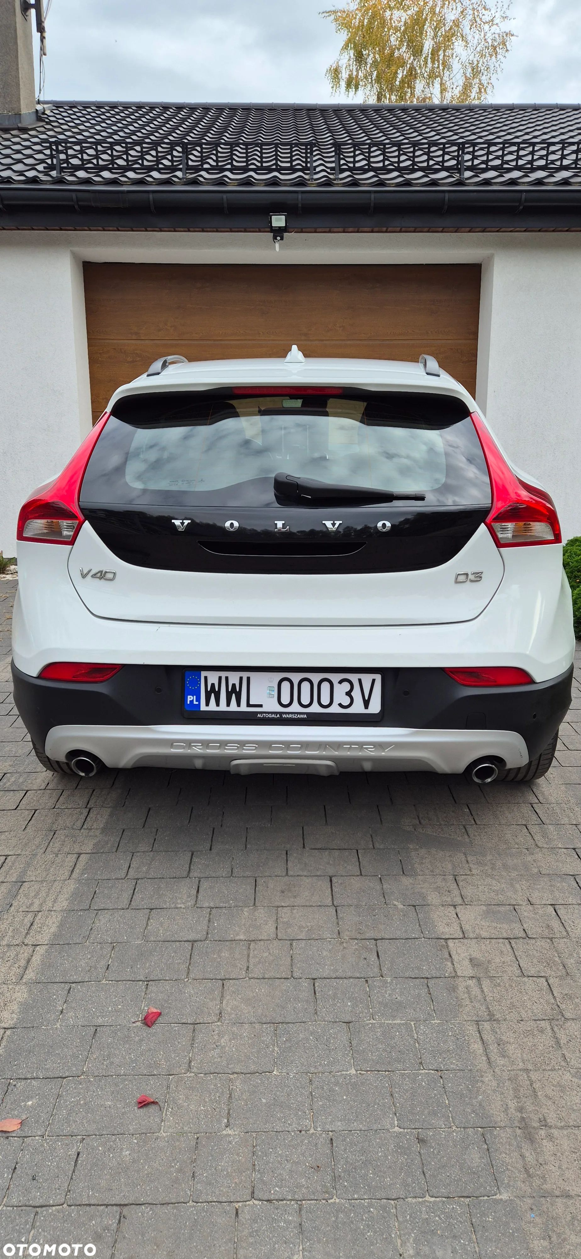 Volvo V40 Cross Country - 1