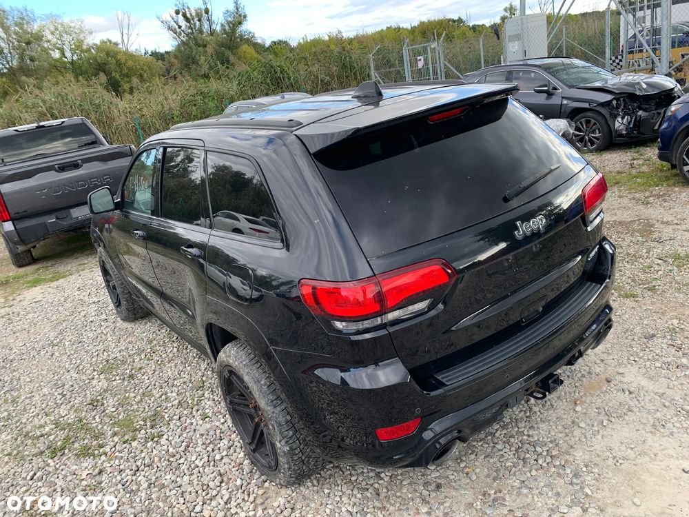 Jeep Grand Cherokee SRT - 7