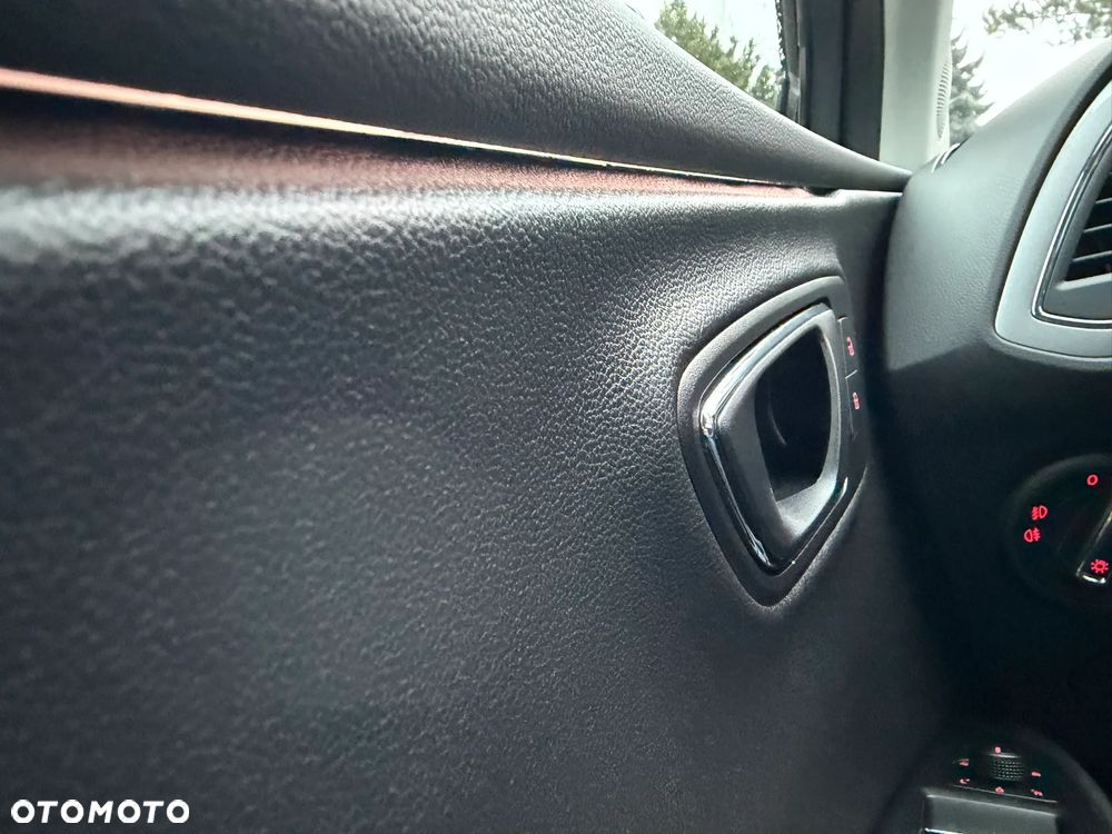 Seat Leon 2.0 TDI DPF Start&Stop DSG FR - 28