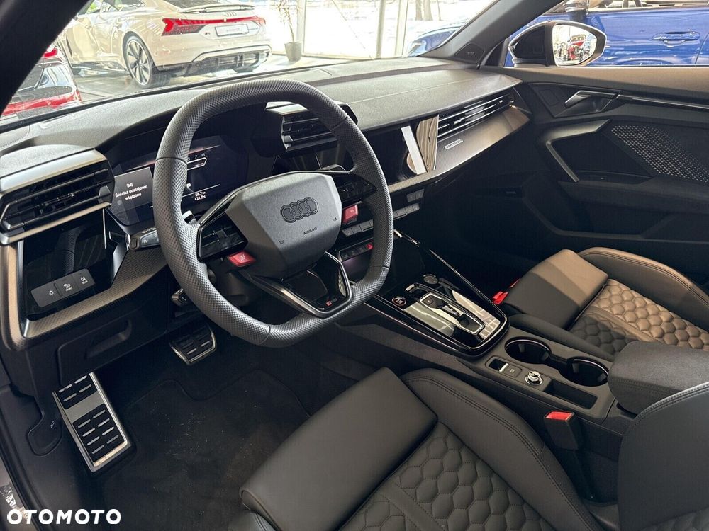 Audi RS3 Limousine - 10