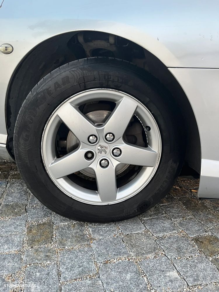 Peugeot 407 SW 1.6 HDi Premium - 16
