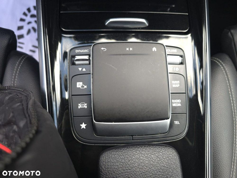 Mercedes-Benz GLB - 34