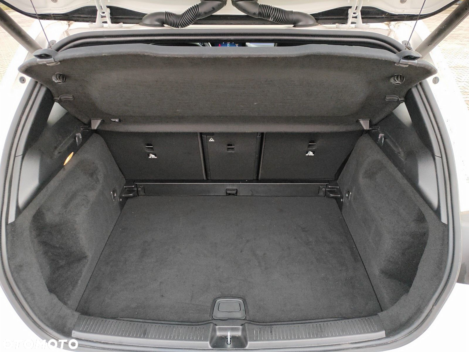 Mercedes-Benz Klasa B 220 4-Matic AMG Line 7G-DCT - 37
