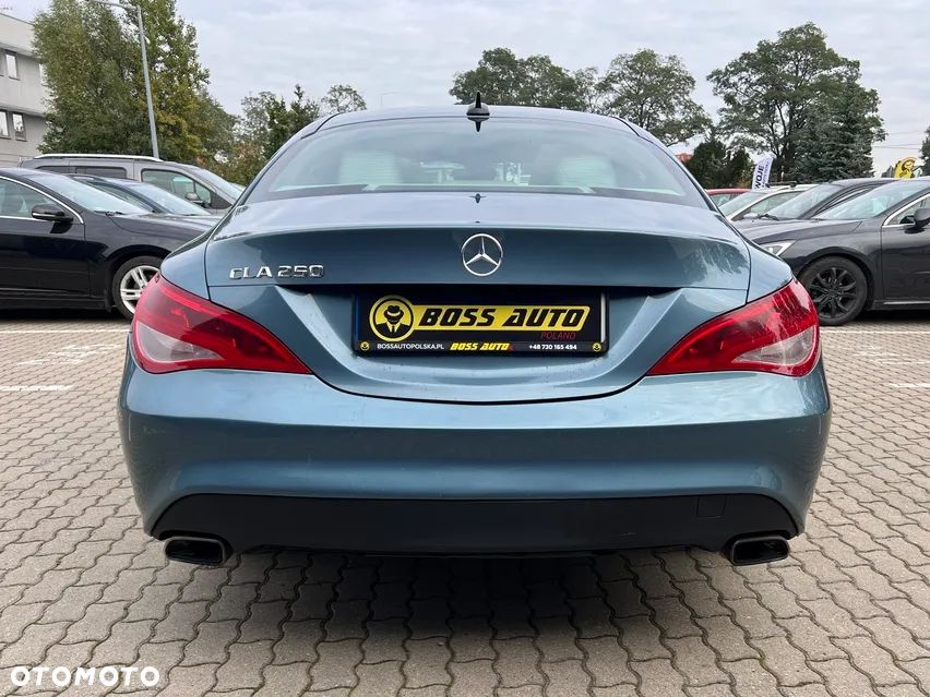 Mercedes-Benz CLA 250 7G-DCT - 8