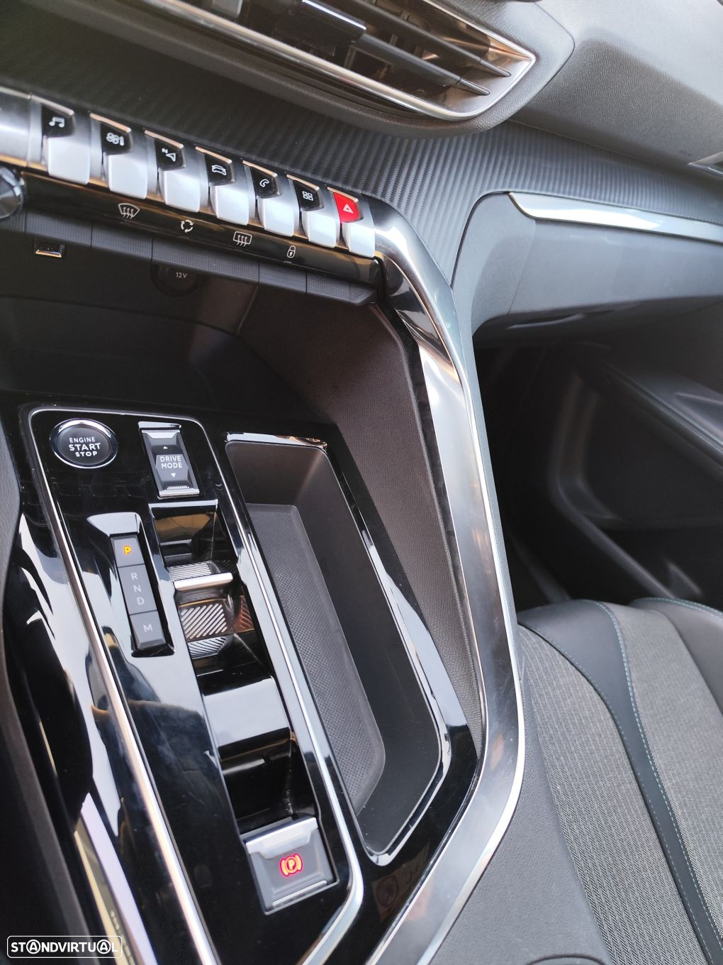 Peugeot 5008 1.2 PureTech Allure Pack EAT8 - 18
