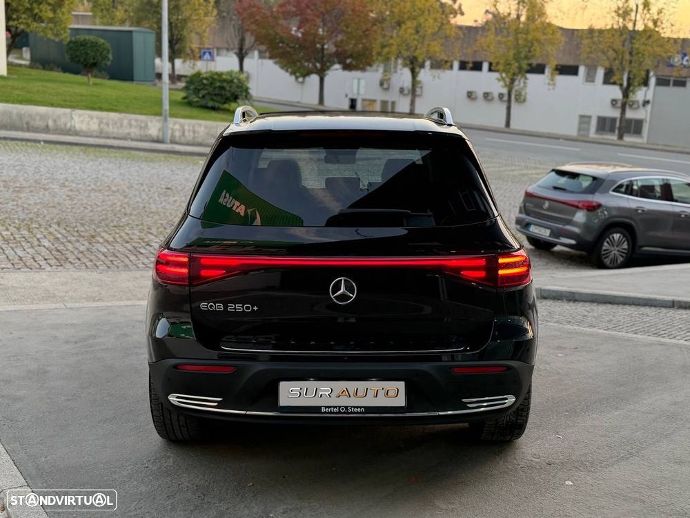 Mercedes-Benz EQB 250 Electric Art - 13
