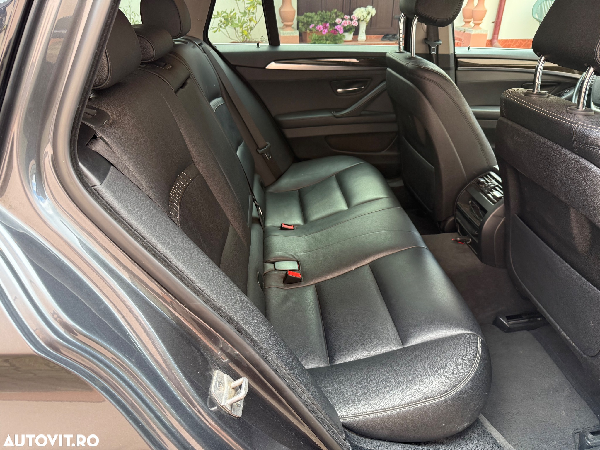 BMW Seria 5 520d xDrive AT - 11