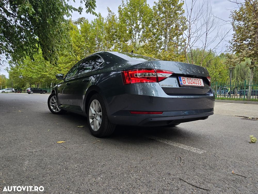 Skoda Superb 1.4 TSI DSG Ambition - 4