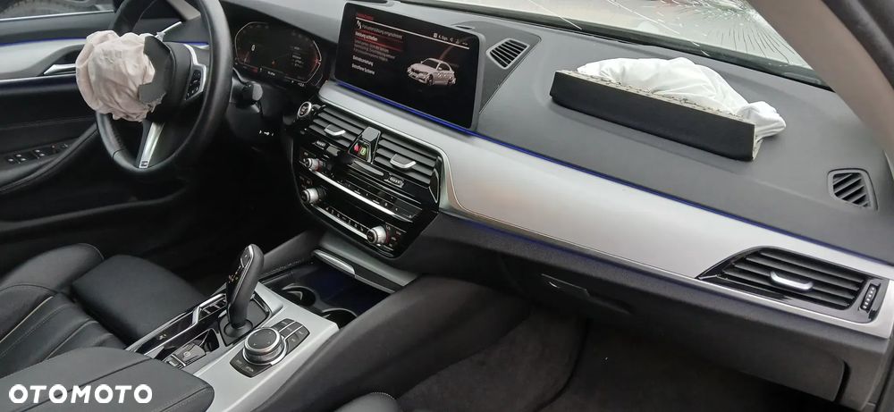 BMW Seria 5 530i Sport Line - 16