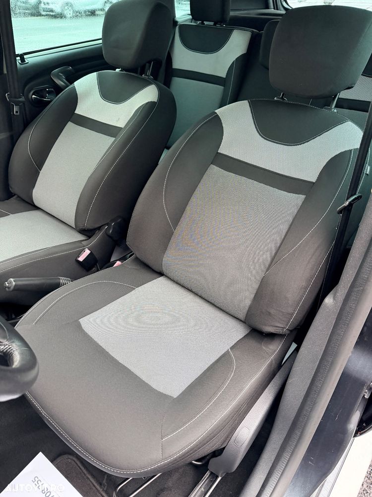 Dacia Duster 1.6 4x2 Laureate - 17