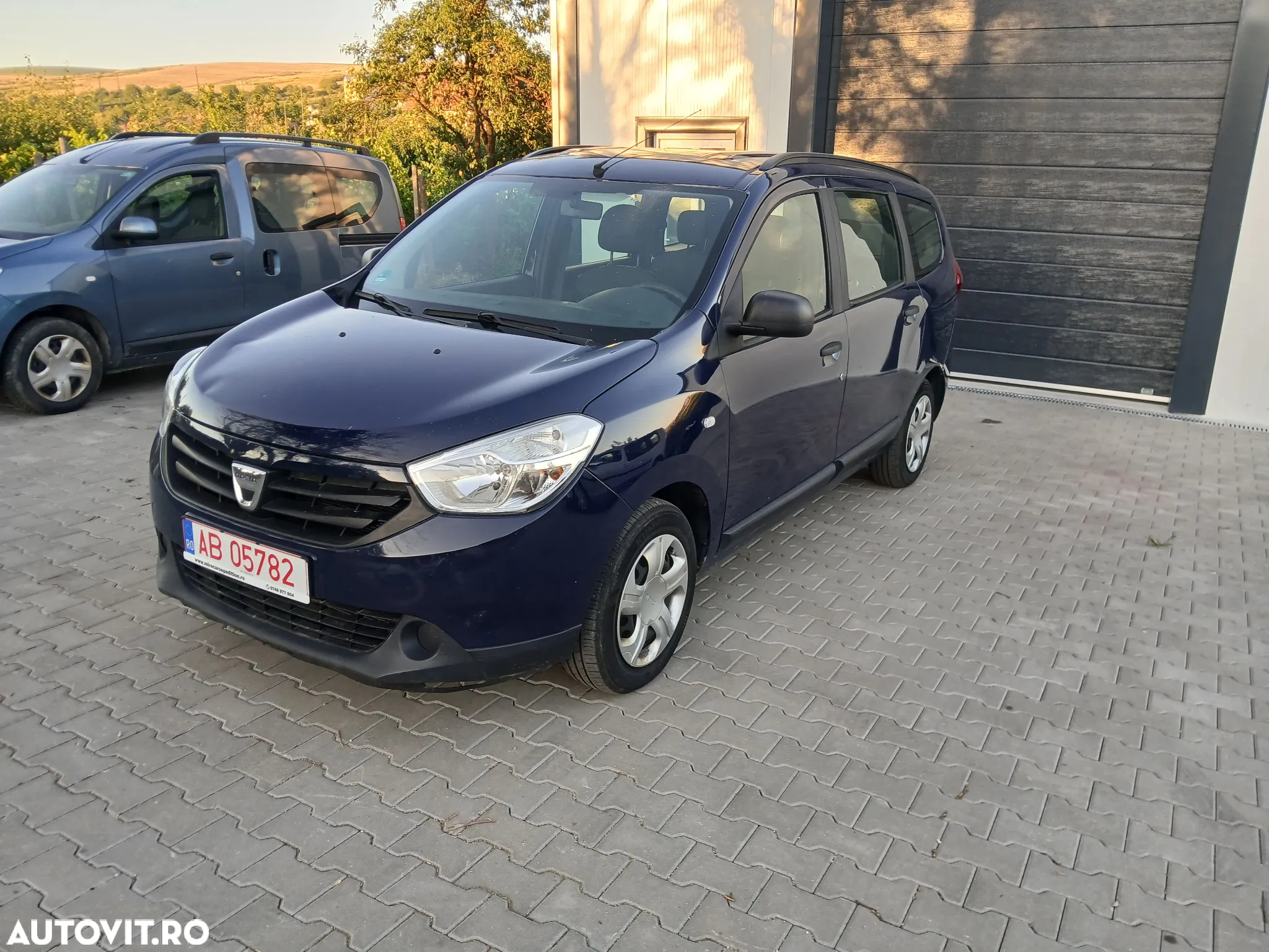 Dacia Lodgy 1.5 dCi 90 CP Ambiance - 12