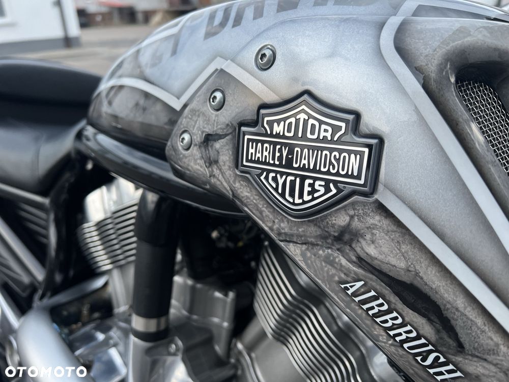 Harley-Davidson V-Rod Muscle - 31