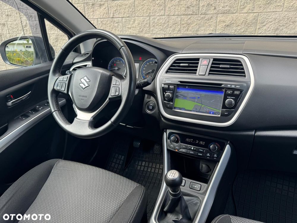 Suzuki SX4 S-Cross 1.6 Premium 4WD - 11