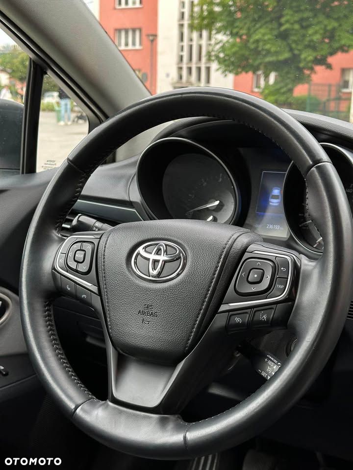 Toyota Avensis 2.0 D-4D Premium - 7