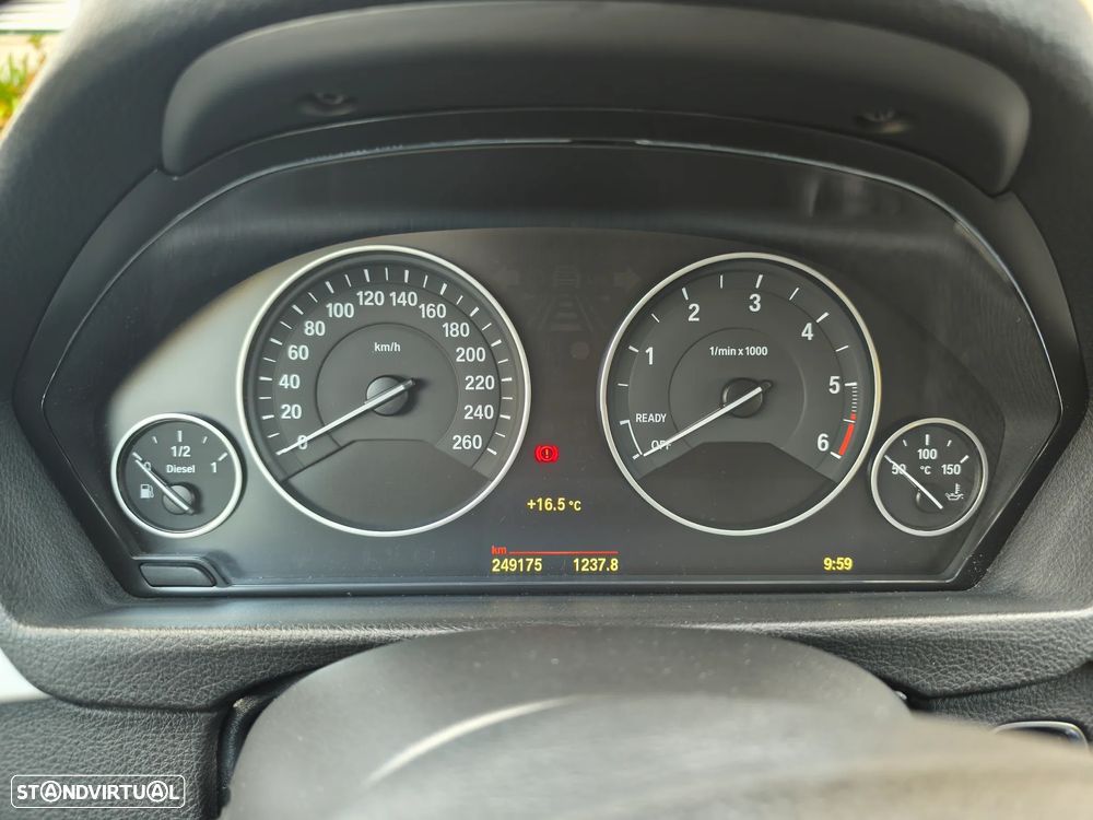 BMW 318 Gran Turismo d Sport Line - 10