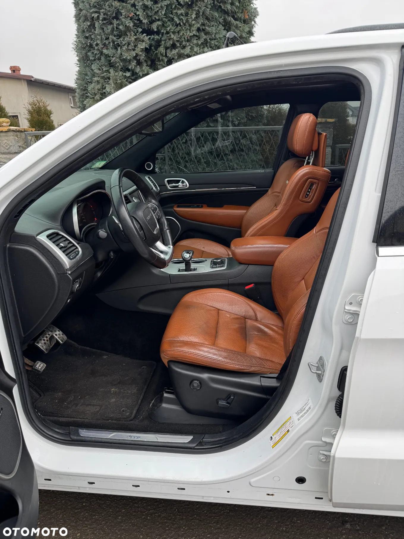 Jeep Grand Cherokee - 11