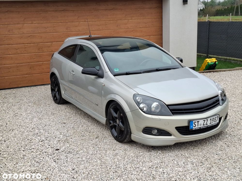 Opel Astra GTC 1.6 Sport - 4