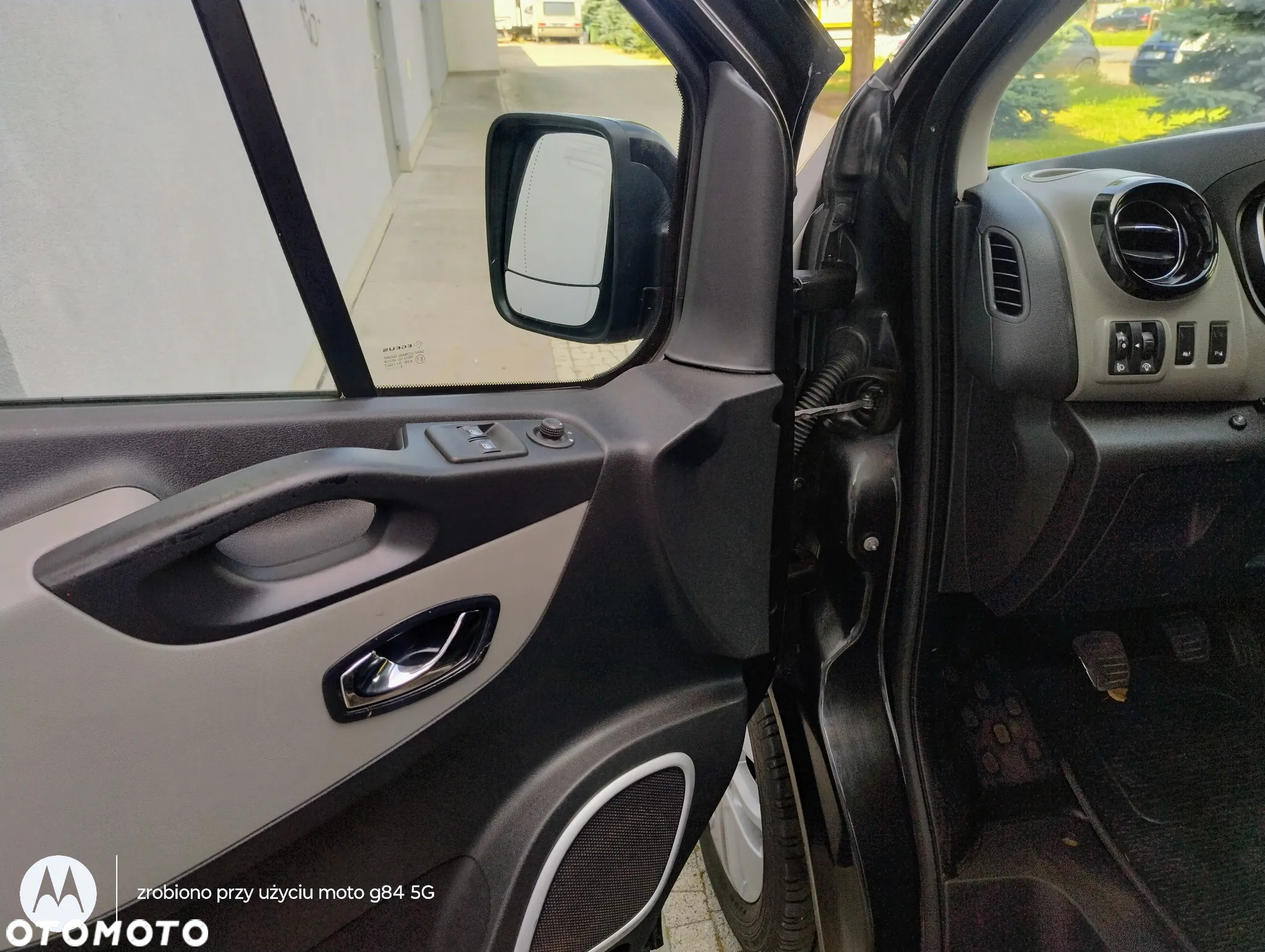 Renault TRAFIC 1.6 DCI (145KM) LONG (L2H1) STAN IDEALNY FULL OPCJA KLIMA NAWIGACJA TEMPOMAT WEBASTO 100% BEZWYPADKOWY NIE MA RDZY ! ! ! - 15