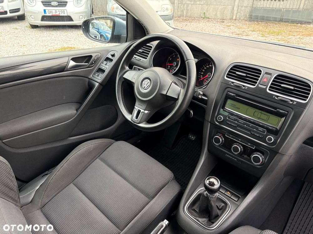Volkswagen Golf - 28