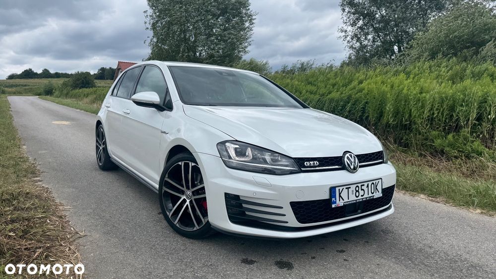 Volkswagen Golf - 2