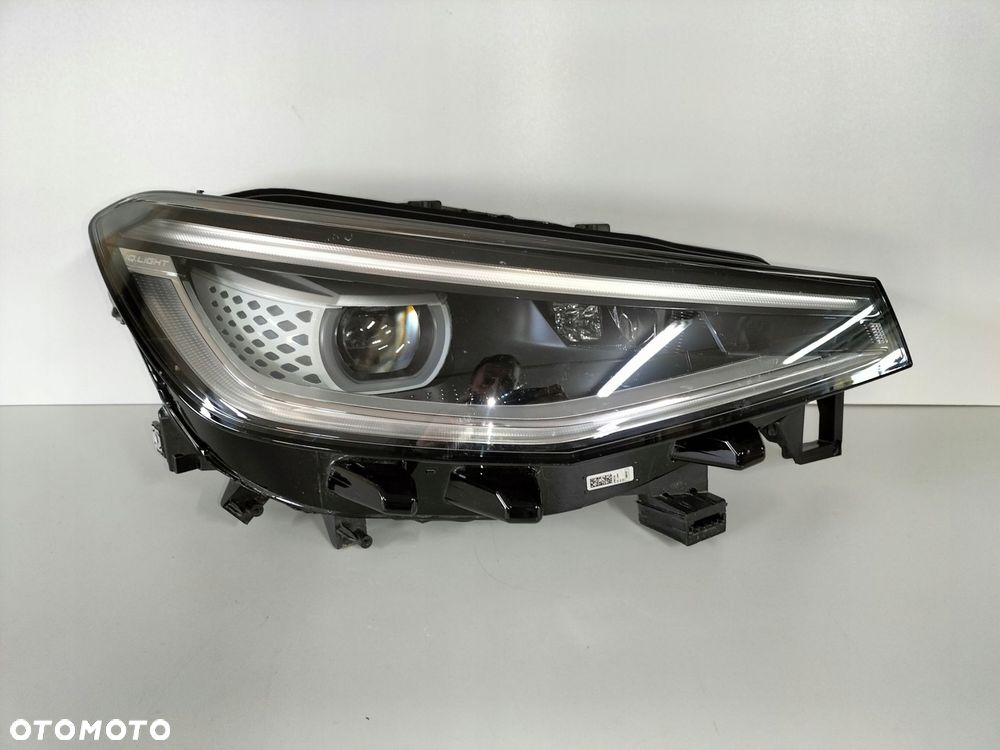 lampa przednia prawa vw id4 20- iq light - 1