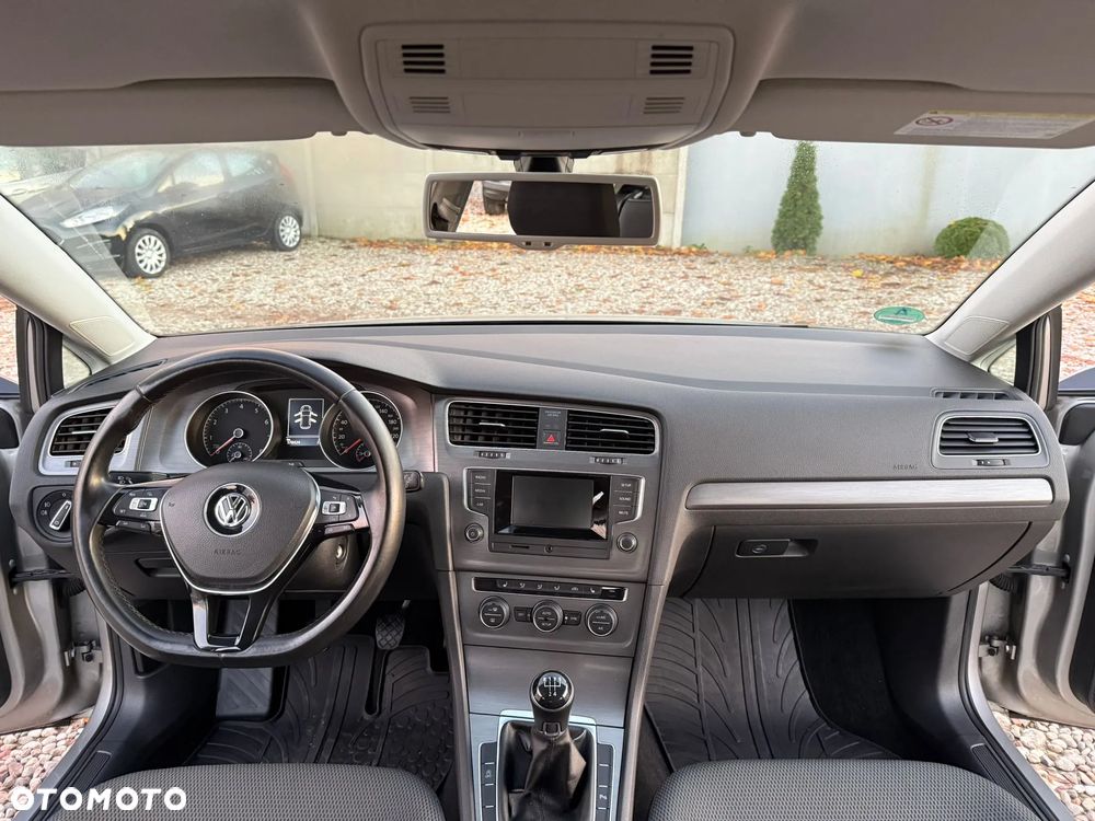 Volkswagen Golf - 17