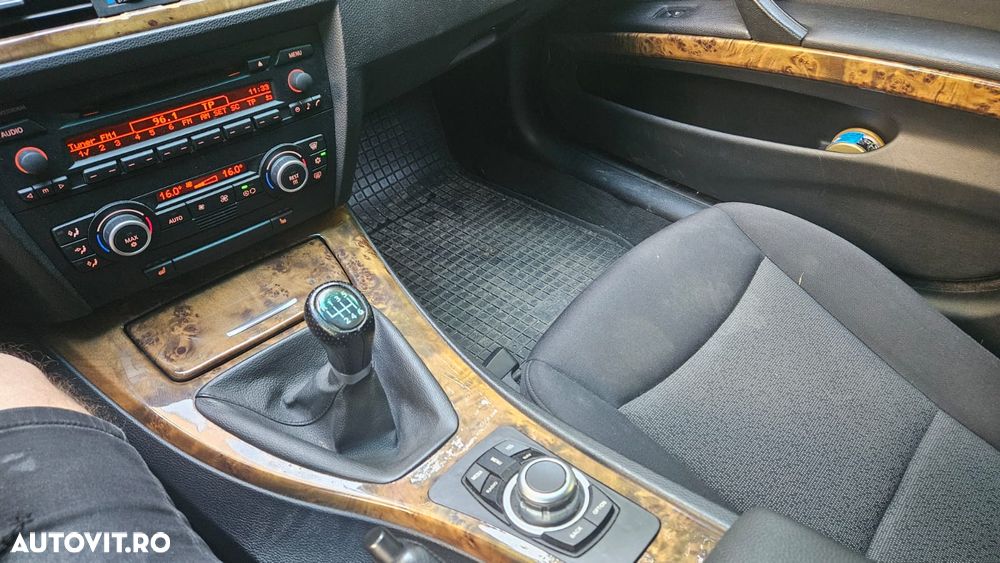 BMW Seria 3 325i - 16