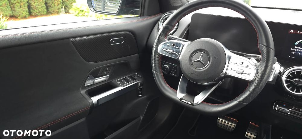 Mercedes-Benz GLB 250 8G-DCT AMG Line - 24