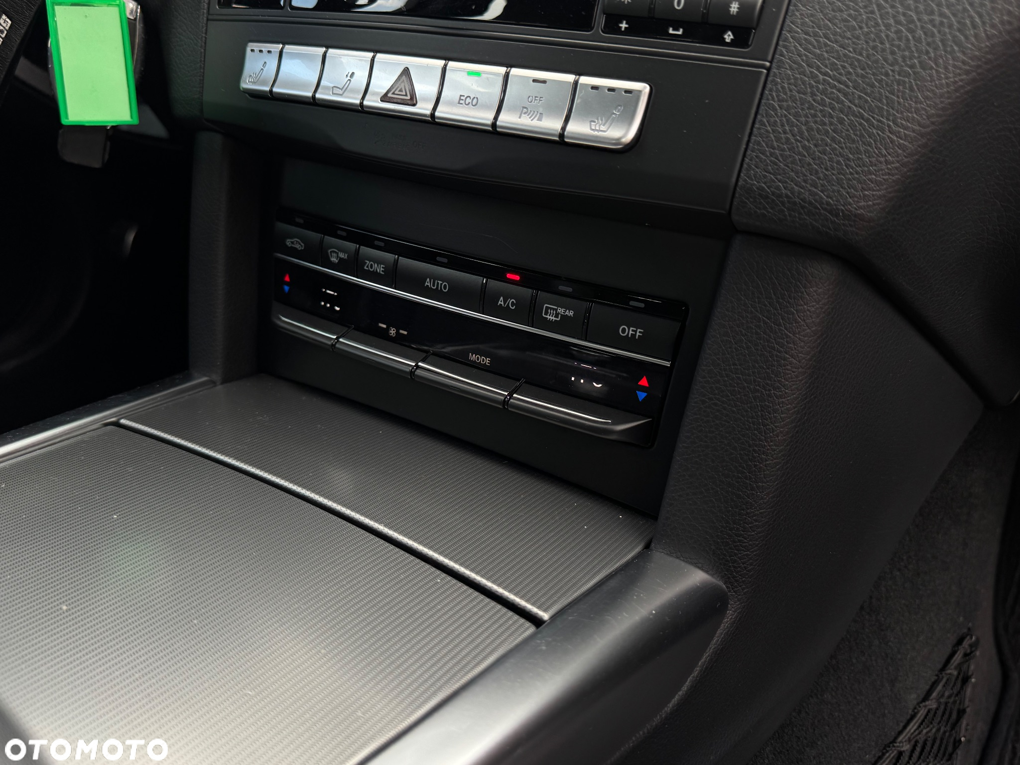 Mercedes-Benz Klasa E 350 d 4Matic T 9G-TRONIC Avantgarde - 24