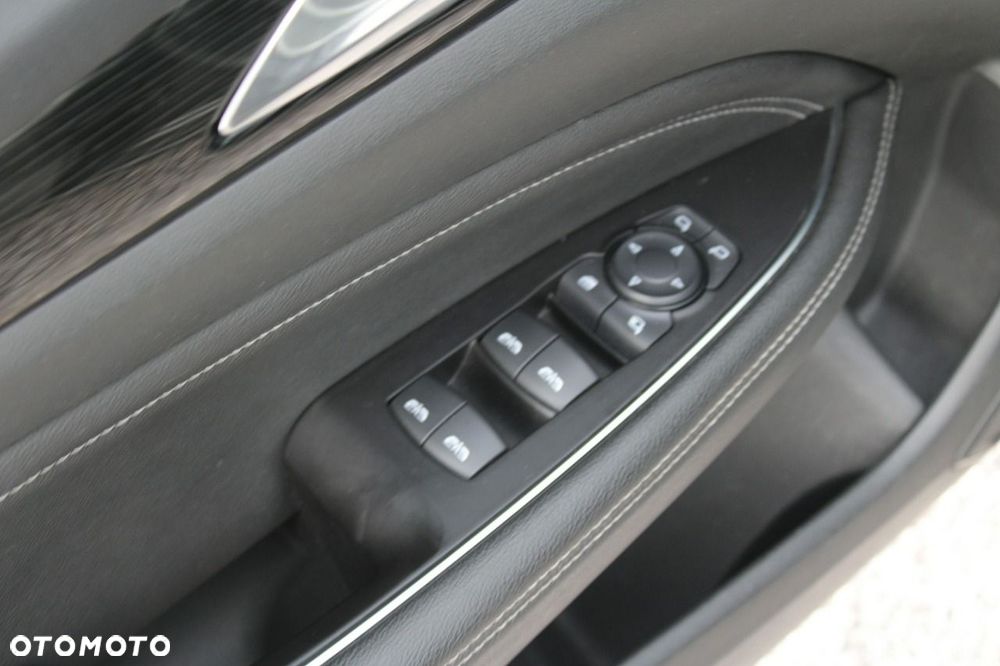 Opel Insignia - 16