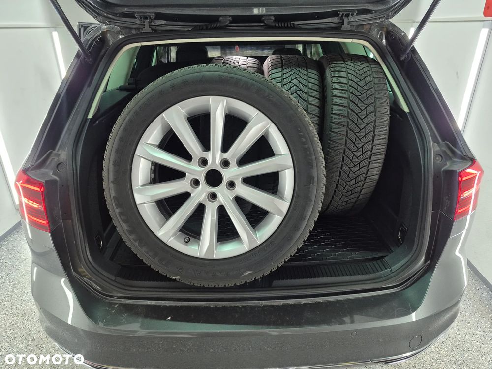 Volkswagen Passat 2.0 TDI (BlueMotion Technology) DSG Highline - 36