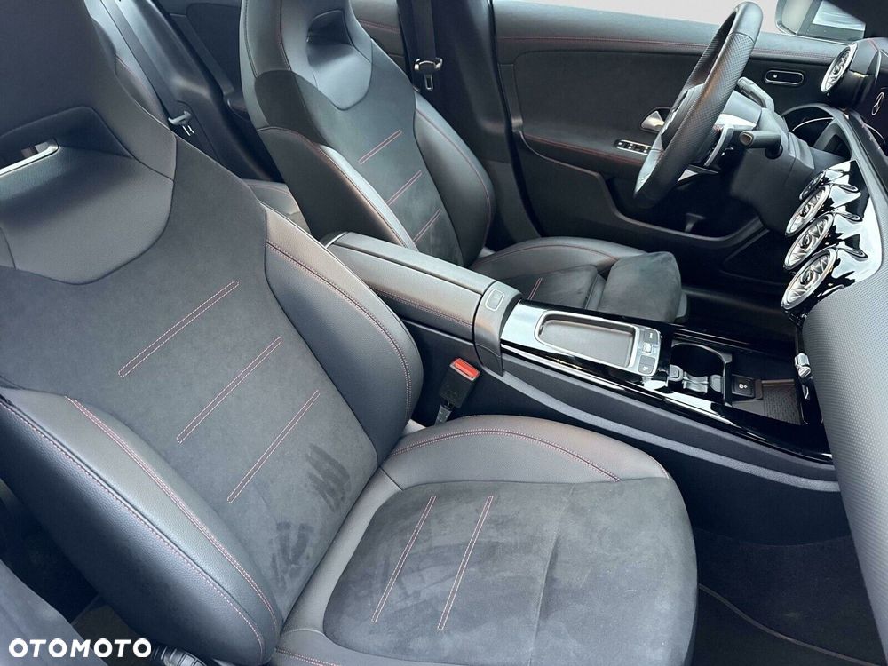 Mercedes-Benz CLA - 21