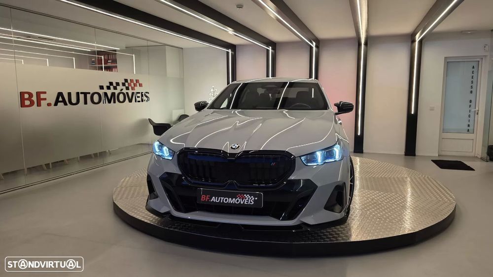 BMW 520 d Pack Desportivo M - 11