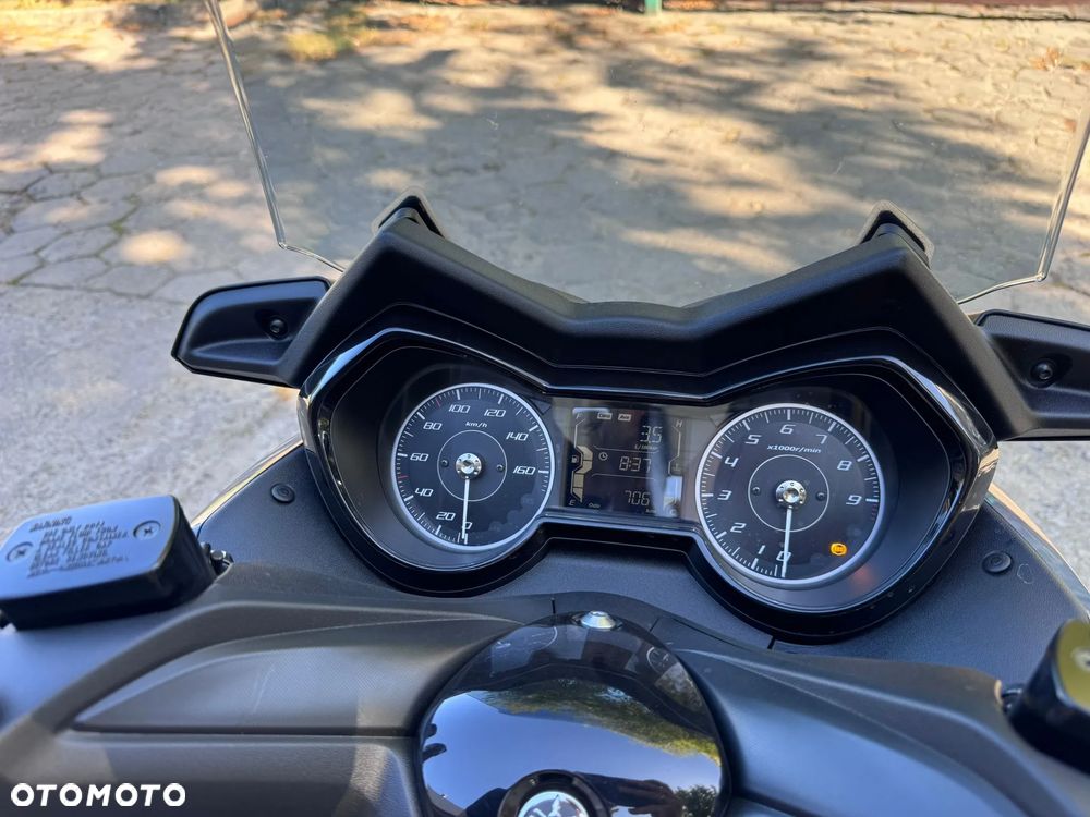 Yamaha X-max - 3