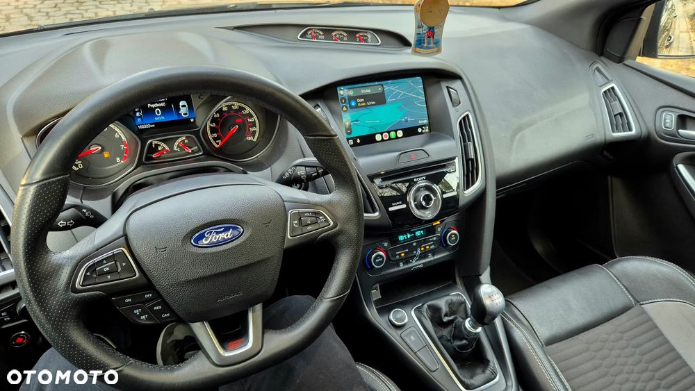 Ford Focus 2.0 EcoBoost ST mit Leder-Sport-Paket - 18