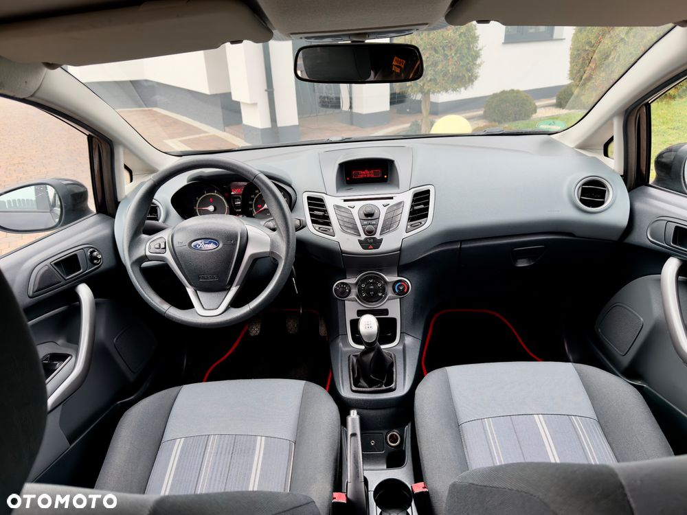 Ford Fiesta - 24