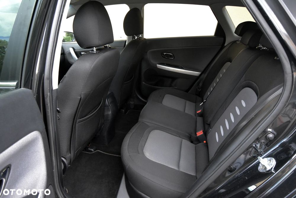 Kia Ceed 1.6 GDI Dream Team Edition - 23