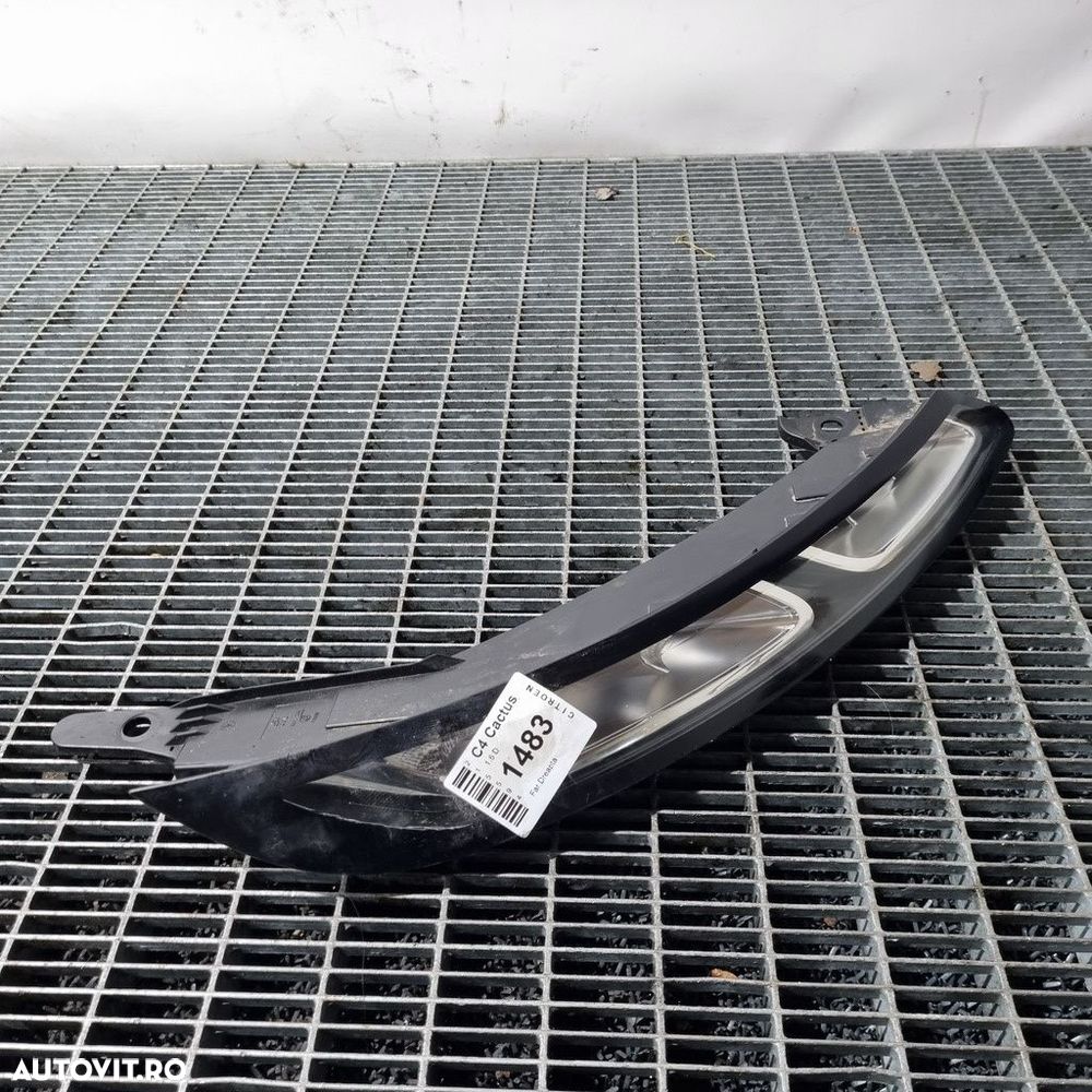 Far Dreapta Citroen C4 Cactus 2014 - 2017 SUV 4 Usi (1483) Fara xenon - 2
