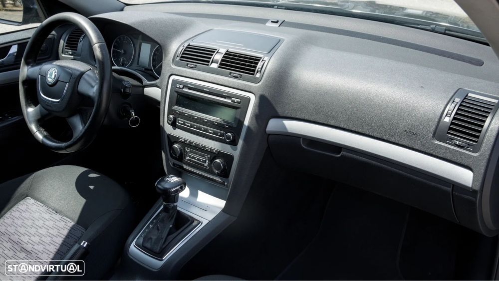Skoda Octavia Break 1.6 TDi Ambiente DSG - 9
