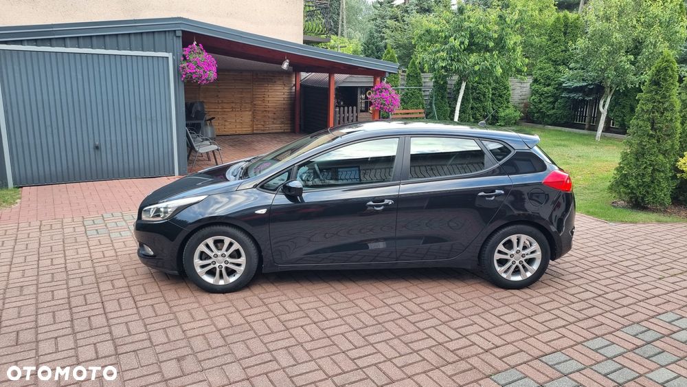 Kia Ceed 1.6 GDI Dream-Team Edition - 33