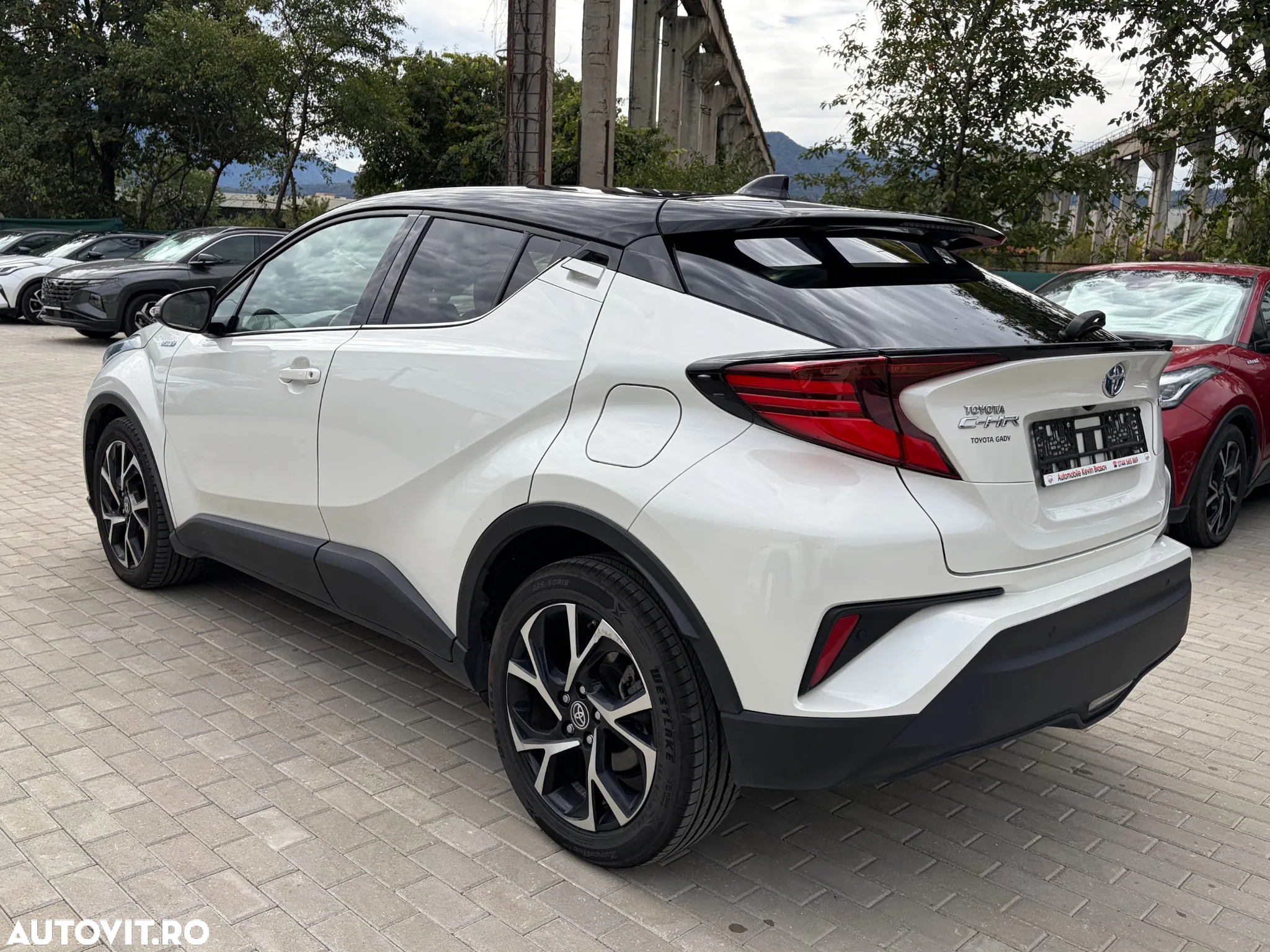 Toyota C-HR Hybrid Lounge - 14